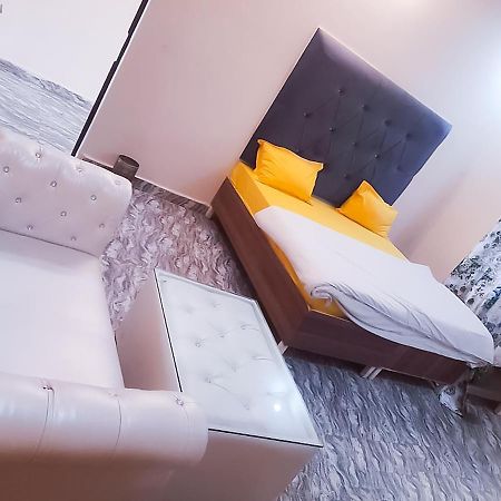 Roomshala 110 Hotel Mulaqaat - Shiv Nadar University Dadri ภายนอก รูปภาพ