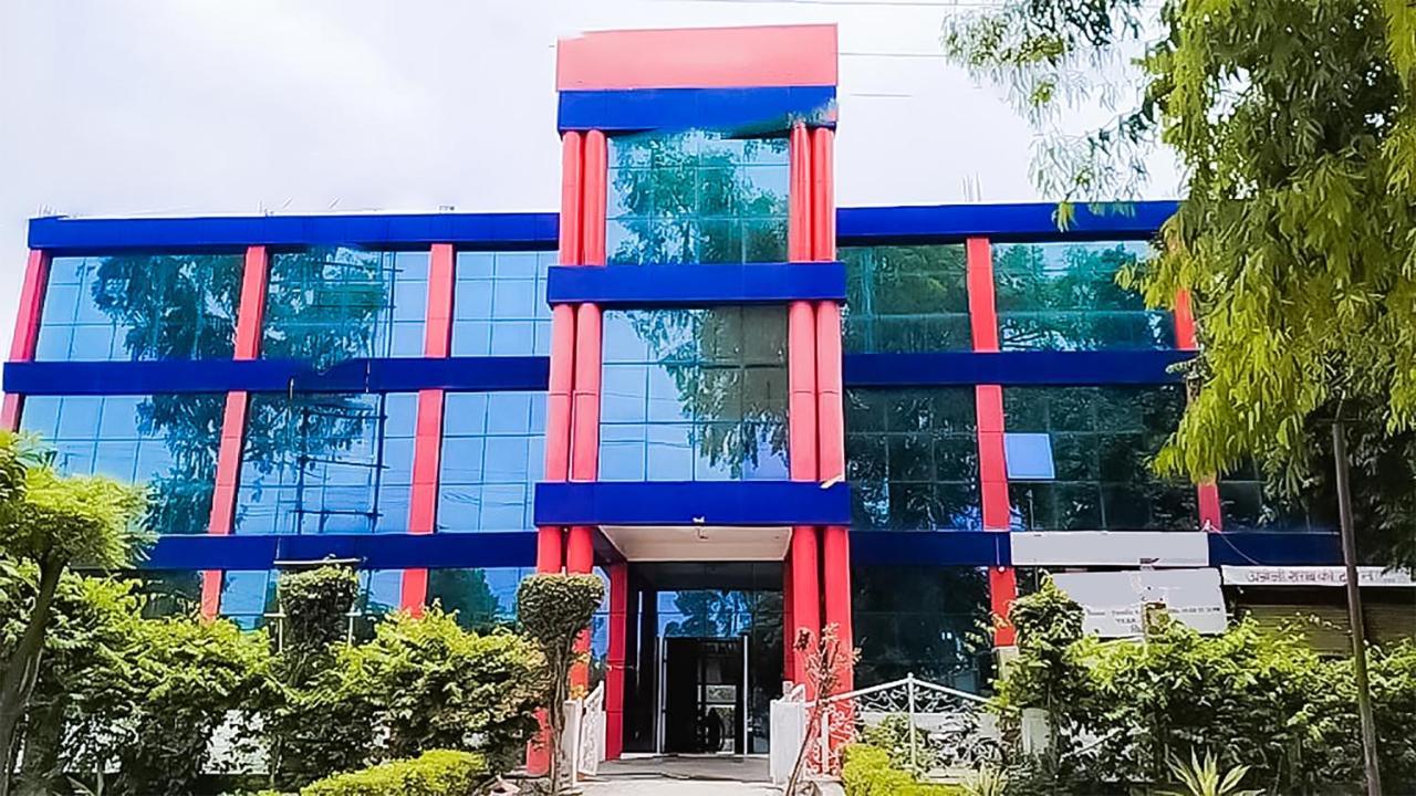 Roomshala 110 Hotel Mulaqaat - Shiv Nadar University Dadri ภายนอก รูปภาพ